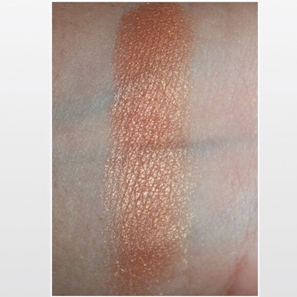 New Revlon Eyeshadow Make Up - Picture 7 of 8